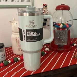 Stanley Tiffany colored 40oz quencher